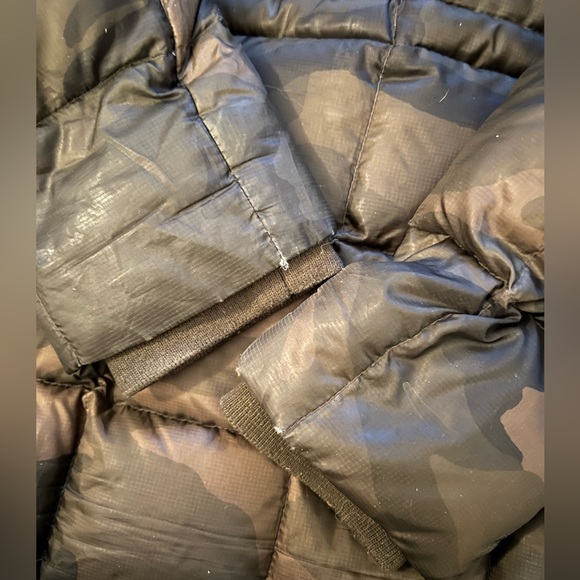 Abercrombie & Fitch- size M- Camo Down Jacket - Picture 6 of 6